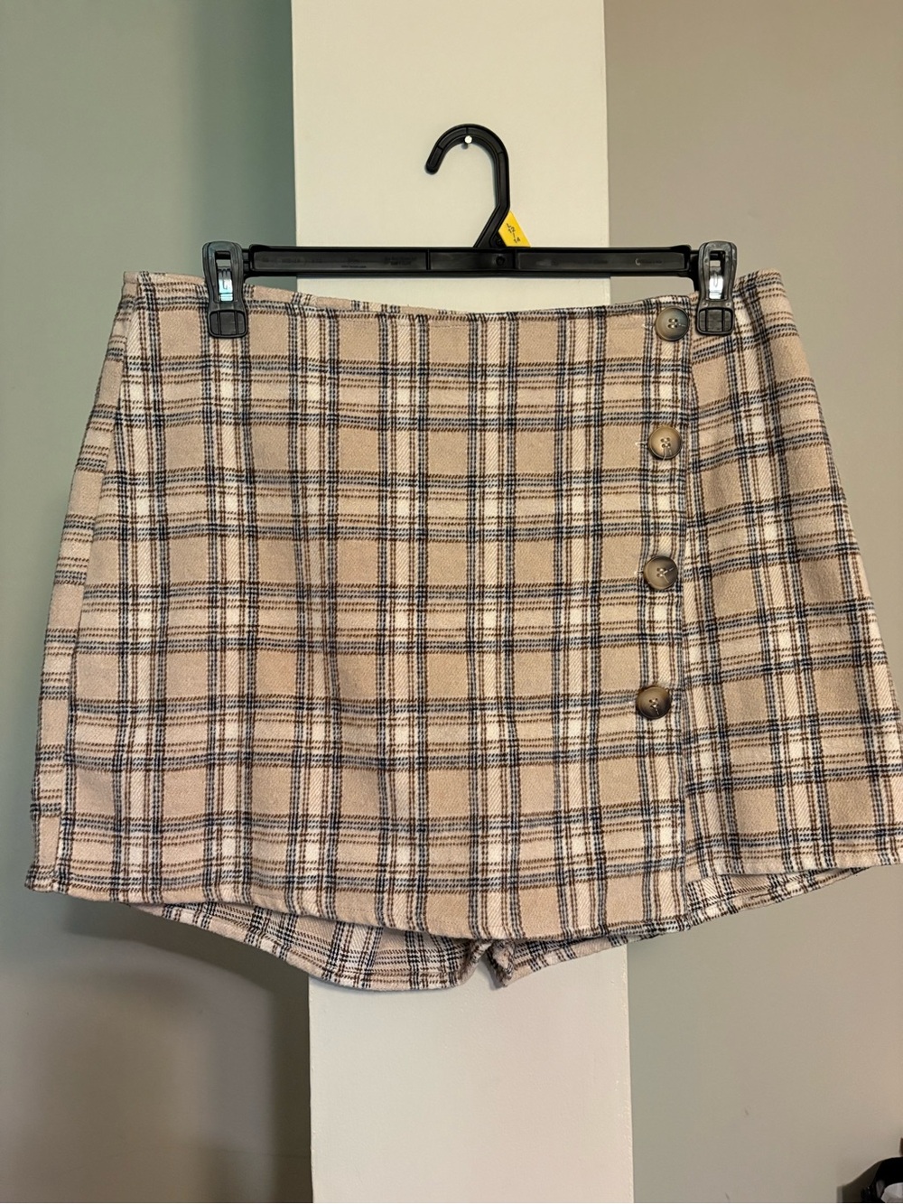 Hailey & co Button-Front Plaid Mini Skort in Beige #6
